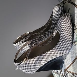 Bakers herringbone textile ankle strap wedge shoes Sz 9